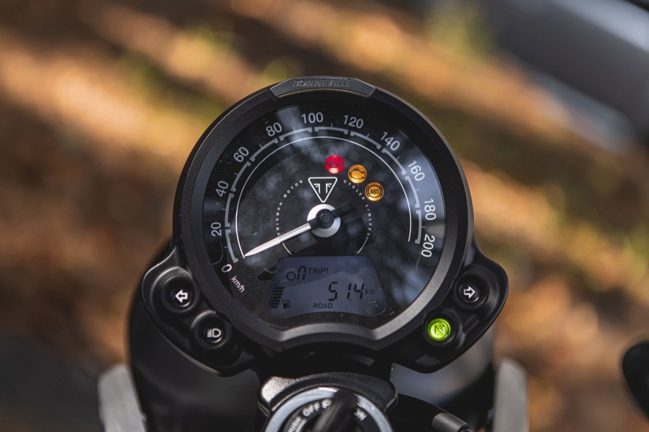 Moto Guzzi V7 Centenario e Triumph Street Twin: questione di PEDIGREE